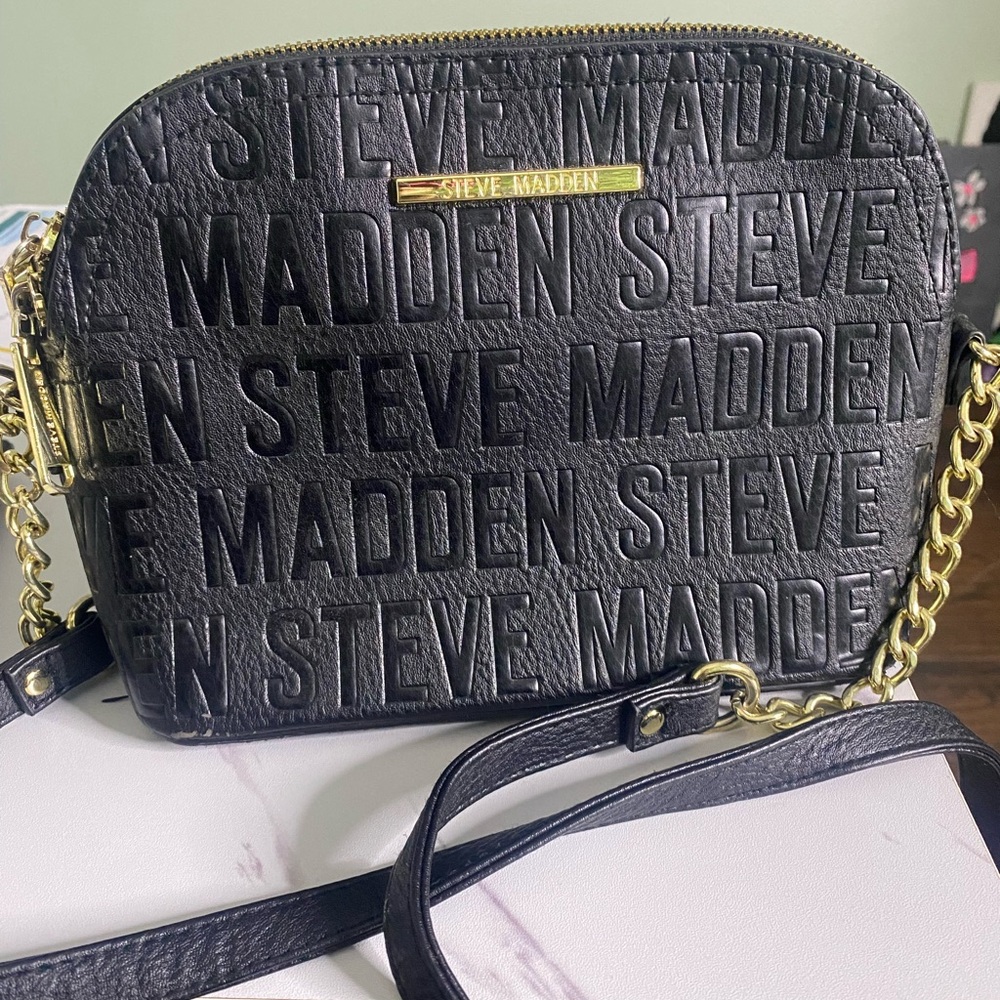 Steve Madden Embossed Black Crossbody Bag with Gold Chain